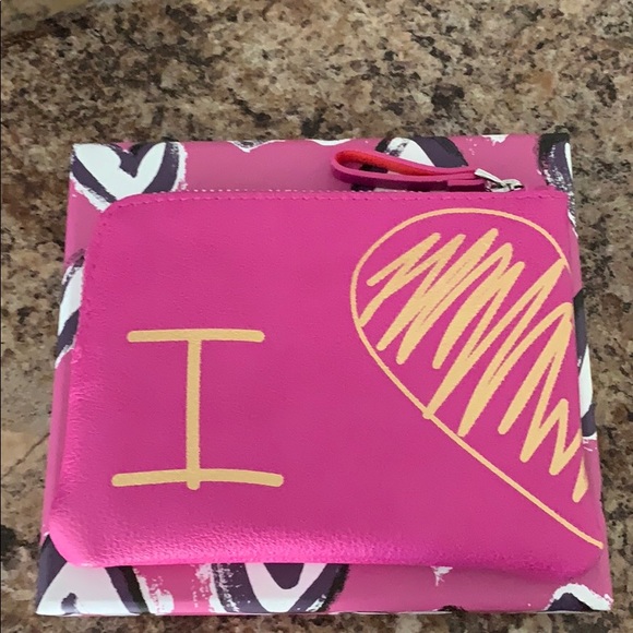 Never Used!! Vera Bradley Wristlet - Picture 2 of 5